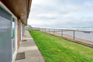 Ground Floor Beachfront Suite - Sleeps 4 - Pool and Sauna