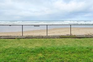 Ground Floor Beachfront Suite - Sleeps 4 - Pool and Sauna