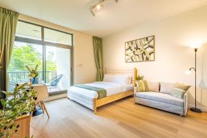 Classy Studio in the Heart of Greens