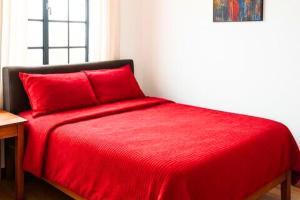 NestedIn Spacious En-suite Room in a 2 Bedroom Apartment