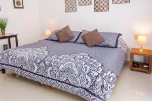 Modern Condo, Just Steps to Mamitas Beach & 5th