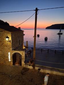 Πέτρινο σπίτι-Stone house Kostas