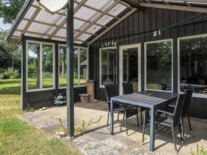 2 person holiday home in Thyholm-By Traum