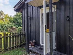 2 person holiday home in Thyholm-By Traum