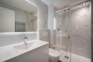 Modern 3BR with Patio, Walk to Beach and Croisette