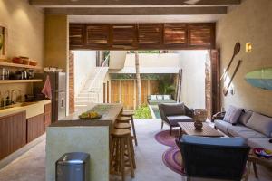 Casa Palmeras 2, Oasis House in Punta Zicatela