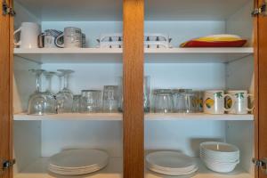 Spacious Oceanfront Suite - Top Floor - Pool and Sauna - Sleeps 6