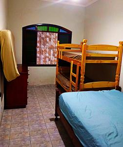 Casa Praia Grande wi-fi 4 dorm 3 carros área churrasq 700 MTS da praia Imirim