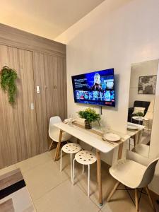 Staycation by the Shore