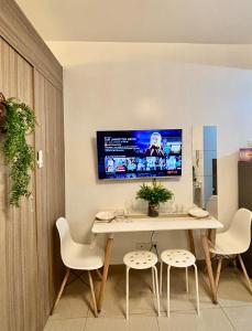 Staycation by the Shore