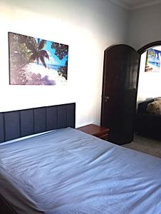 Casa Praia Grande wi-fi 4 dorm 3 carros área churrasq 700 MTS da praia Imirim