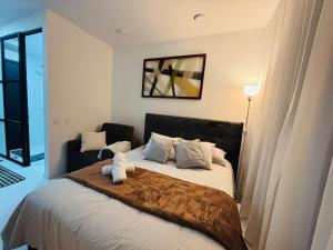 Park 93, Chico, El Virrey