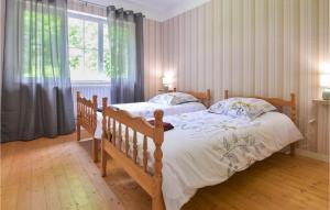 Maisons de vacances Awesome Home In Colombieres With Wifi : photos des chambres