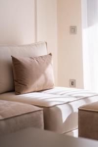 Le yacht palace beachfront residence 2 BR 2 BA