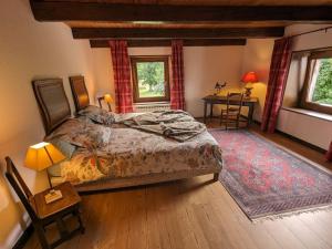 Maisons de vacances Superbe Ferme Renovee avec Cheminee, Wifi, et Jeux Exterieurs pres de Gerardmer et Epinal - FR-1-589-28 : photos des chambres