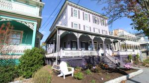 817 Stockton Avenue, Apt 3