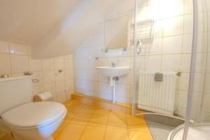 Double room with a view of Lake Wicko, Lubin