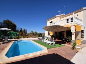 Villa in Villanueva del Trabuco with Jacuzzi