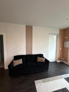 2BD Midtown ATL W-Balcony & Black Truck Option