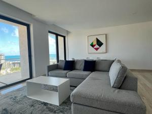 Top floor, amazing sea view in Puerto Cancun