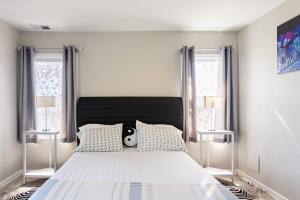 Global Vibe Parlor Renovated full kitchen&parking