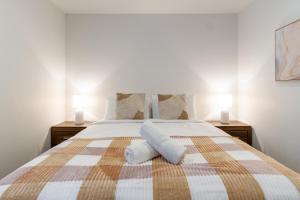 3bed plus Garage, Minutes from the Action Sleeps 8