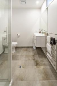 3bed plus Garage, Minutes from the Action Sleeps 8