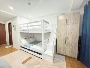 Baguio View Condo for 6! Walk to SM and Burnham