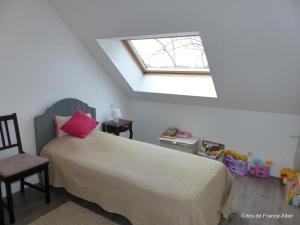 Maisons de vacances Maison renovee avec jardin, animaux acceptes, climatisation, parking - FR-1-489-36 : photos des chambres