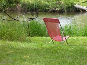 Maisons de vacances Gite cosy en bord de riviere avec jardin, proche village medieval, ideal famille, animaux acceptes - FR-1-489-247 : photos des chambres