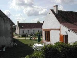 Maisons de vacances Maison en Sologne avec jardin, peche, equipements de loisirs, proche des chateaux et ZooParc de Beauval. - FR-1-491-362 : photos des chambres