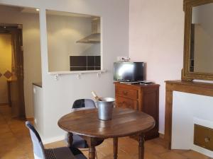 Chaleureux studio avec jardin commun et parking, idéal pour un couple face à lAbbaye de Pontlevoy - FR-1-491-363