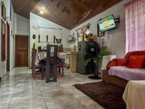 Tortuguero Family House