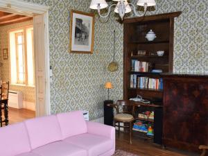 Maisons de vacances Grande demeure, jardin clos, clim, proche Moulins - gite avec draps et menage inclus - FR-1-489-126 : photos des chambres
