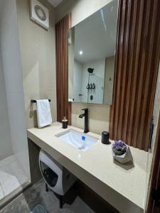 Estudio Nuevo a 7 min de playa, GYM, 2 albercas, Coworking, cerca de Plaza Central