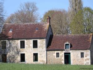 Maisons de vacances Maison en pierres avec Grand Jardin, WIFI, tout inclus - FR-1-497-170 : photos des chambres