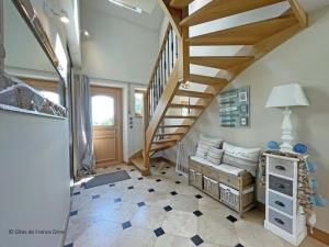 Maisons de vacances Maison de campagne avec spa, jardin clos, jeux pour enfants et chemin de randonnee a proximite - FR-1-497-211 : photos des chambres