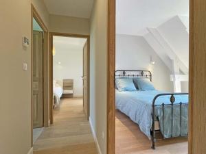 Maisons de vacances Maison de campagne avec spa, jardin clos, jeux pour enfants et chemin de randonnee a proximite - FR-1-497-211 : photos des chambres