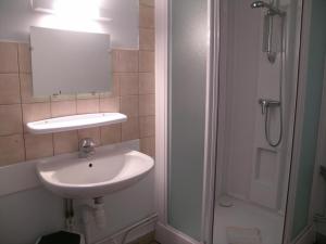 Gîte pour 14 pers à La Chabanne avec WiFi et animaux admis - FR-1-489-340