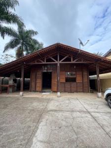 Casa a 250M da praia das Toninhas