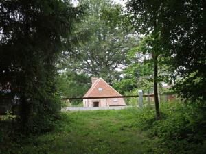 Maisons de vacances Gite de Charme Ancien Moulin avec Etang, Terrasse, et Activites au Coeur de Longny au Perche - FR-1-497-84 : Maison de Vacances (2 Adultes)