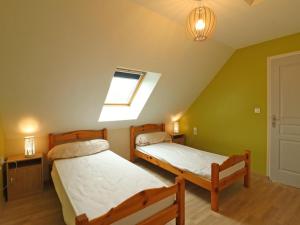 Maison rénovée avec jardin clos, 3 chambres, recharge EV gratuite, proche Suisse Normande - FR-1-497-178