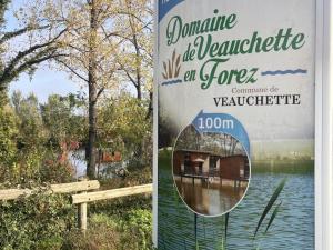 Maisons de vacances Chalets confortables au bord d'un etang avec terrasse, jardin et nombreuses activites. - FR-1-496-78 : photos des chambres
