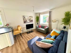 Private 2 beds flat Canada water