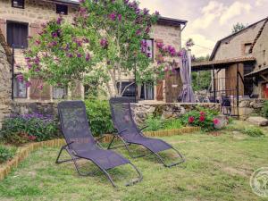 Maisons de vacances Gite de charme avec jardin et wifi a Chalmazel-Jeansagniere - FR-1-496-249 : photos des chambres