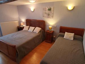 Maisons de vacances Grande maison de campagne avec cheminee, jardin et Wifi - FR-1-496-273 : photos des chambres