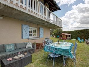 Maisons de vacances Maison lumineuse avec jardin, garage, jeux exterieurs, animaux acceptes - FR-1-496-291 : photos des chambres