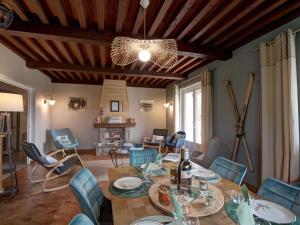 Maisons de vacances Maison lumineuse avec jardin, garage, jeux exterieurs, animaux acceptes - FR-1-496-291 : photos des chambres