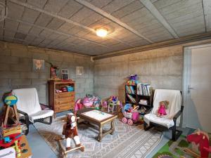 Maisons de vacances Maison lumineuse avec jardin, garage, jeux exterieurs, animaux acceptes - FR-1-496-291 : photos des chambres