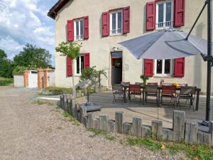 Gîte spacieux avec piscine et animaux acceptés pour 15 personnes - FR-1-496-265